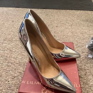 Silver pumps